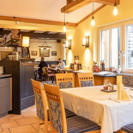 Stenitzer 3* هاوس إم إنيستال